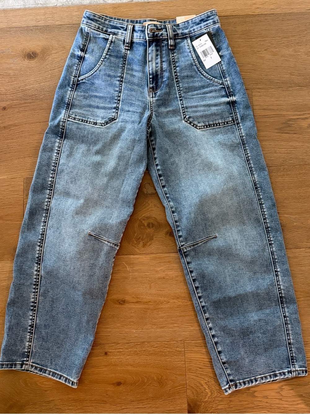 Kut from the Kloth Cropped Relaxed Jeans in Light Blue Wash